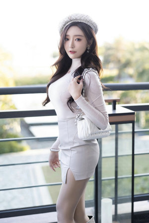 和男朋友的朋友在浴室激情性爱