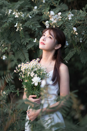 孤男寡女荒野求生原视频